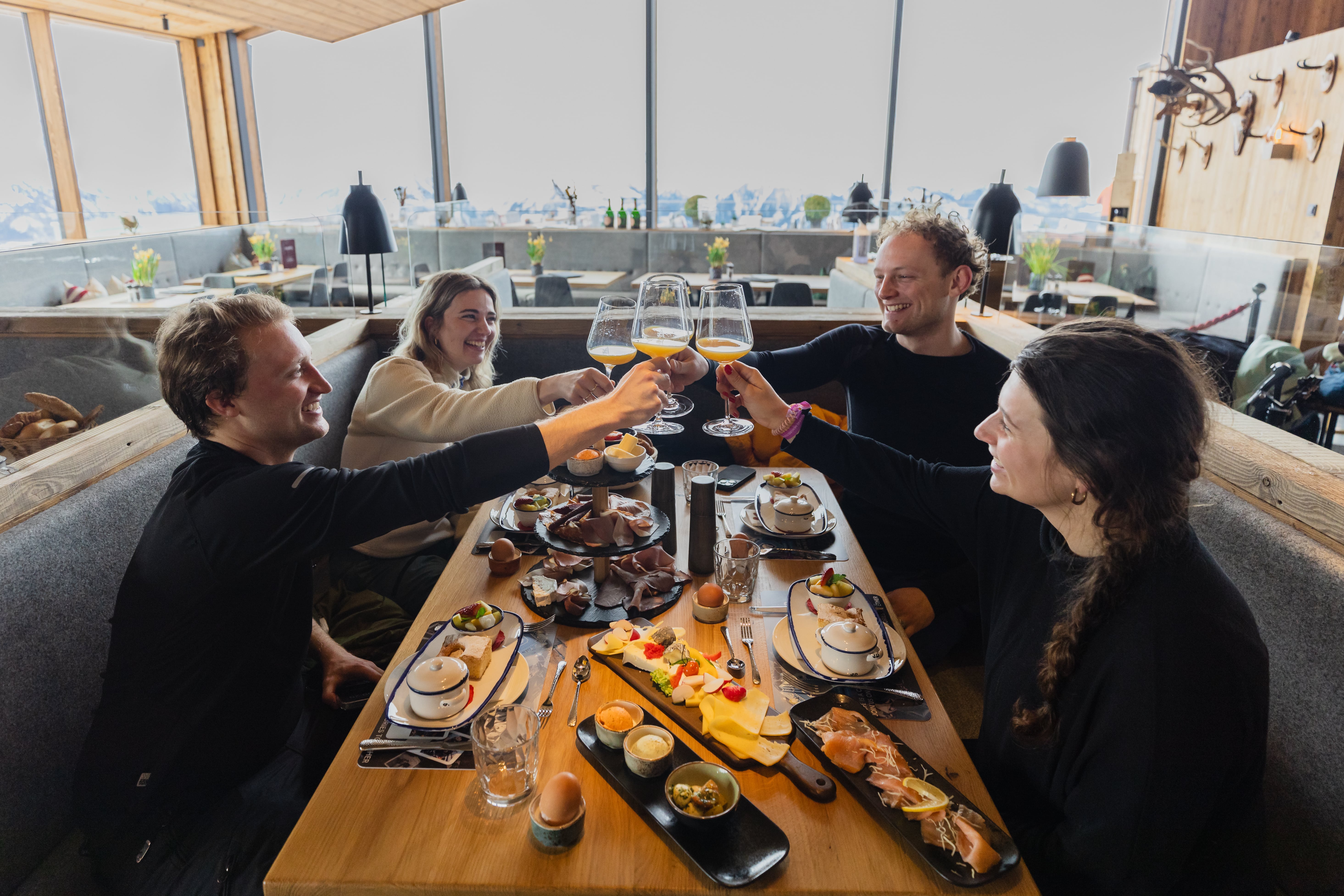 ⛷ Early Bird Skiing & Frühstück